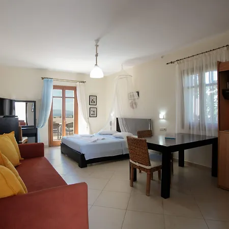 Margaritari מלון דירות 2*