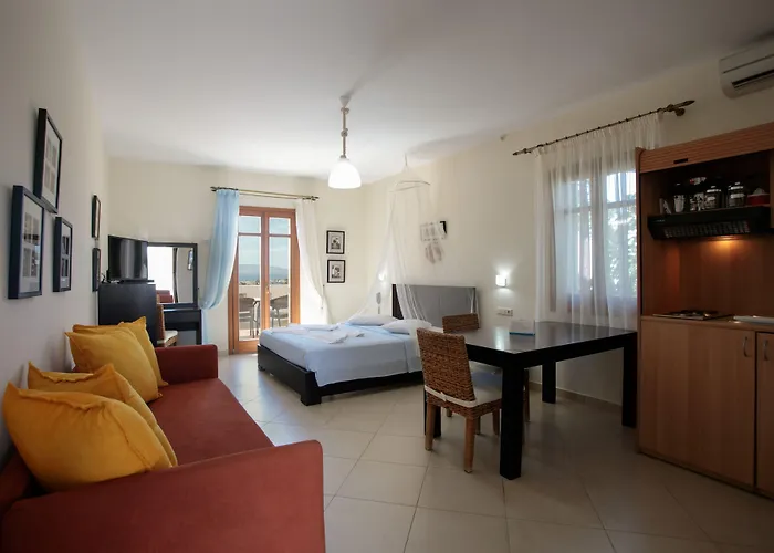 Margaritari מלון דירות 2*